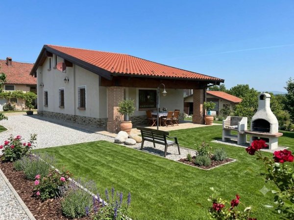 casa indipendente in vendita a Mondovì in zona Gratteria