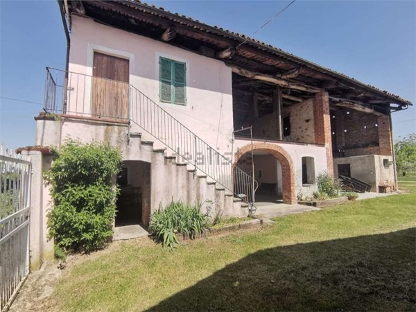 casa indipendente in vendita a Mondovì in zona Rifreddo