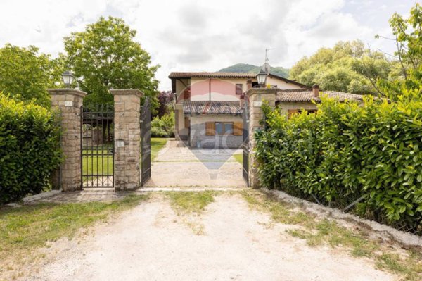 casa indipendente in vendita a Rocca di Botte