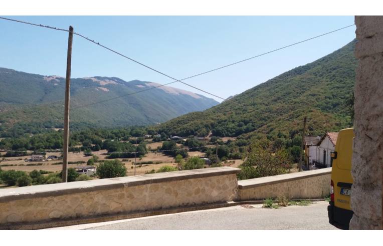 casa indipendente in vendita a Rocca di Botte