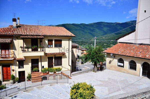 quadrivano in vendita a Rocca di Botte
