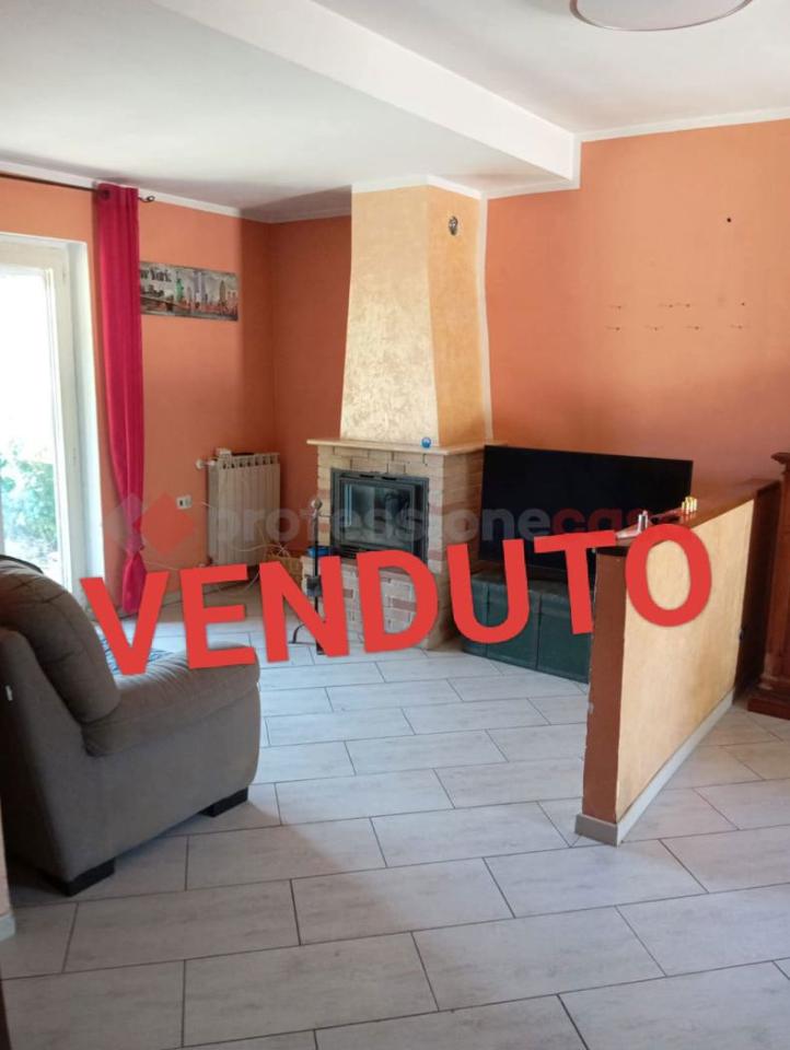 casa indipendente in vendita a Rocca di Botte