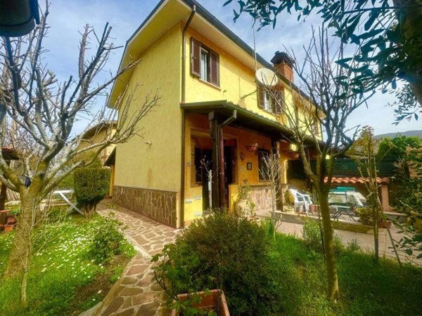 casa indipendente in vendita a Rocca di Botte
