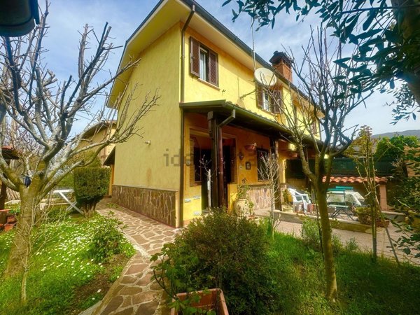 casa indipendente in vendita a Rocca di Botte