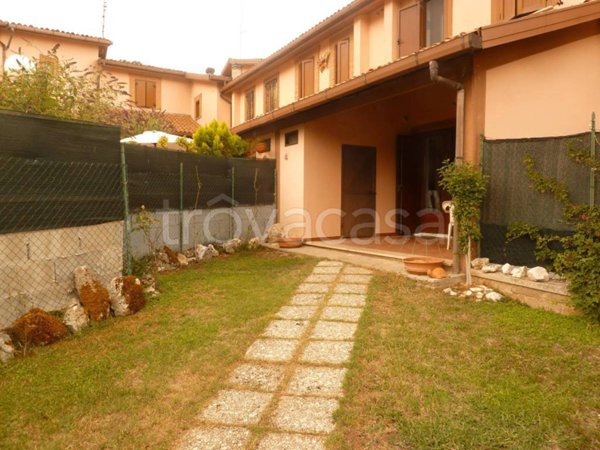 casa indipendente in vendita a Rocca di Botte