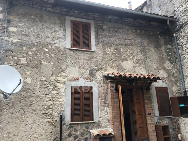 casa indipendente in vendita a Rocca di Botte