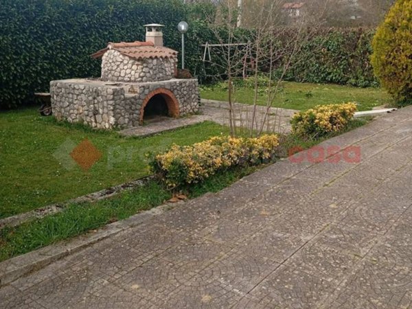 casa indipendente in vendita a Rocca di Botte