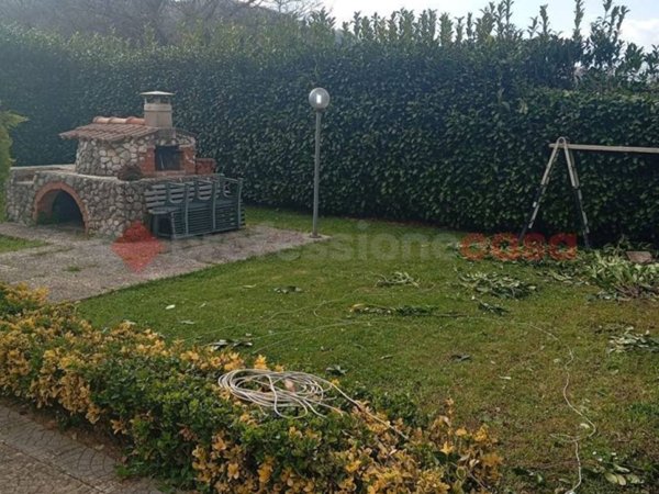 casa indipendente in vendita a Rocca di Botte