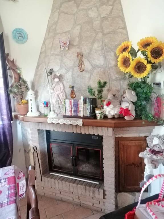 casa indipendente in vendita a Rocca di Botte