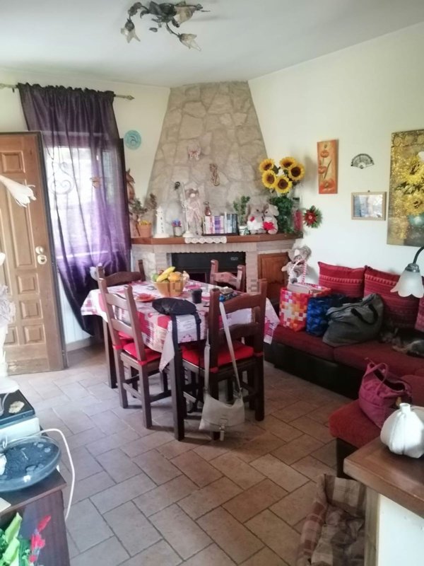 casa indipendente in vendita a Rocca di Botte