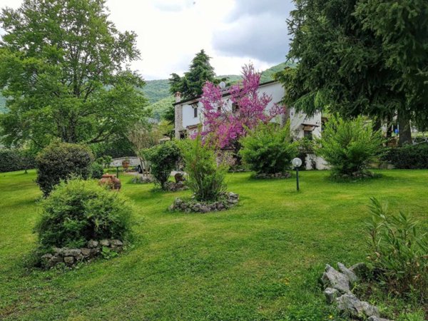 casa indipendente in vendita a Rocca di Botte