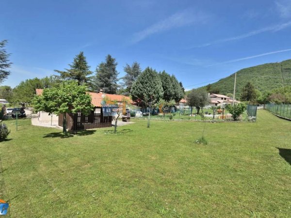 casa indipendente in vendita a Rocca di Botte