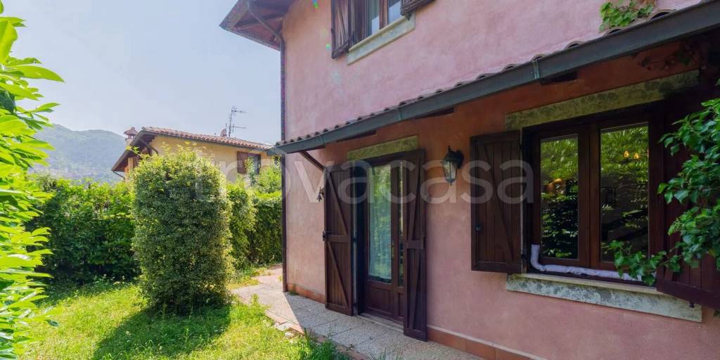 casa indipendente in vendita a Rocca di Botte