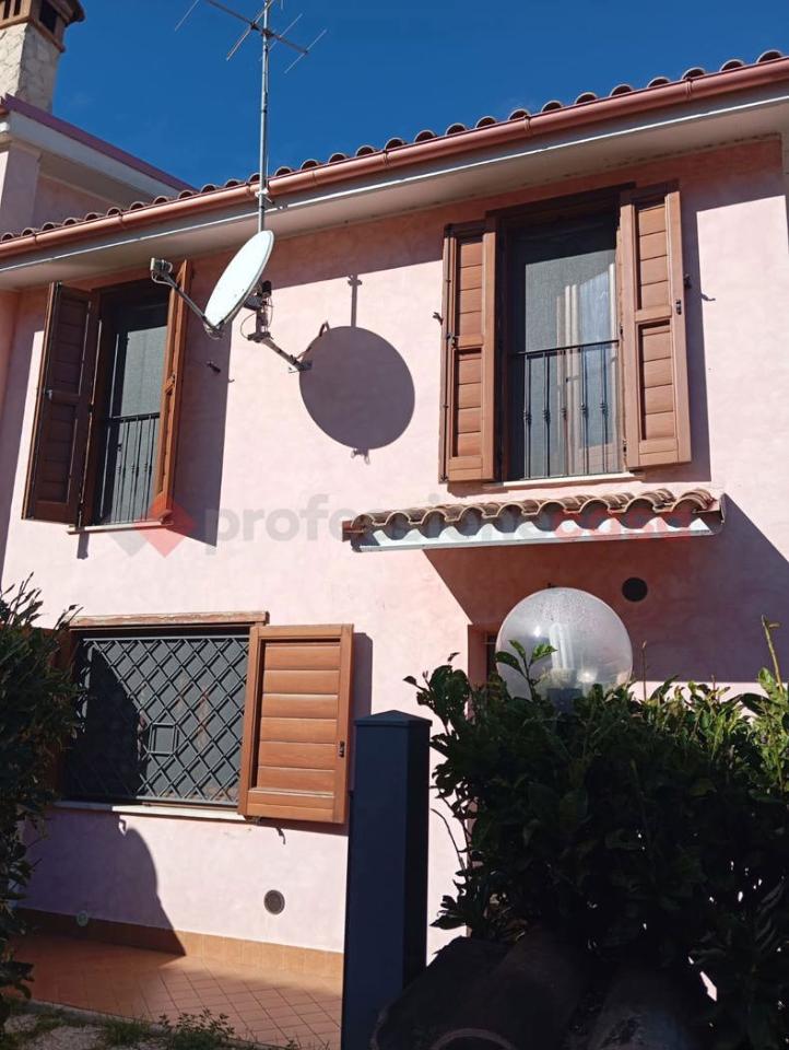 casa indipendente in vendita a Rocca di Botte