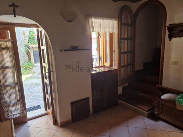 casa indipendente in vendita a Rocca di Botte