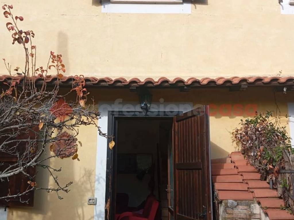 casa indipendente in vendita a Rocca di Botte