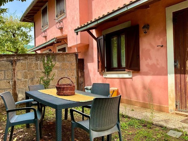 casa indipendente in vendita a Rocca di Botte