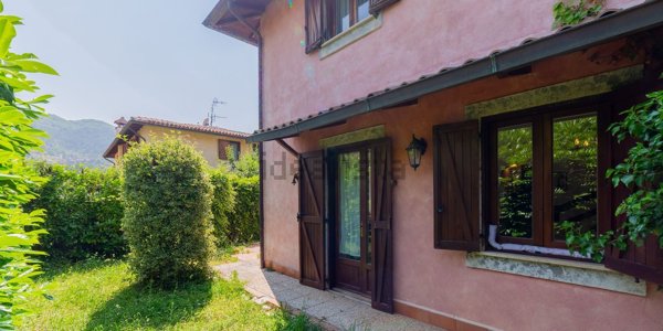 casa indipendente in vendita a Rocca di Botte