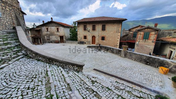 casa indipendente in vendita a Rocca di Botte