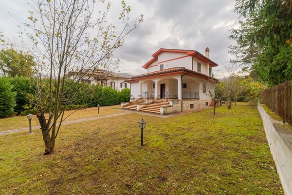 casa indipendente in vendita a Rocca di Botte