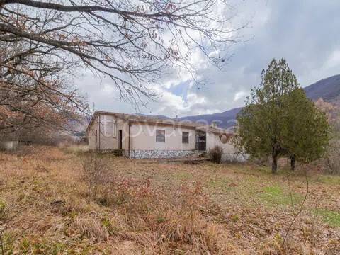 casa indipendente in vendita a Rocca di Botte