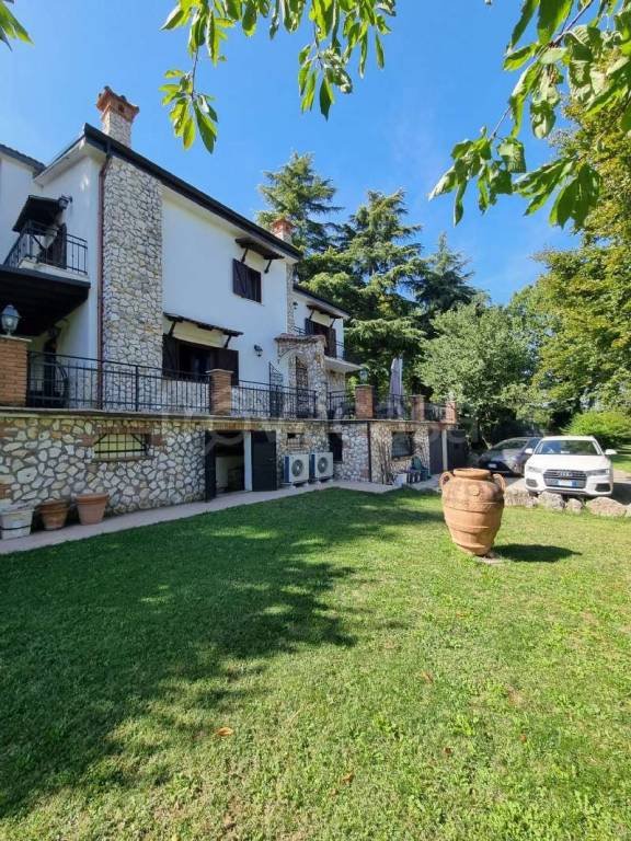 casa indipendente in vendita a Rocca di Botte