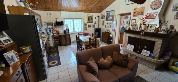 casa indipendente in vendita a Rocca di Botte