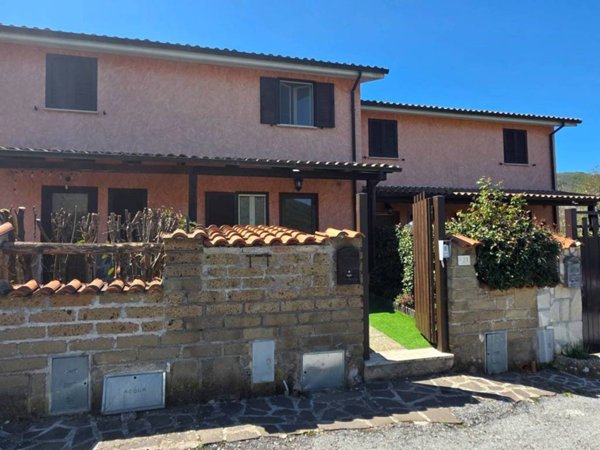 casa indipendente in vendita a Rocca di Botte