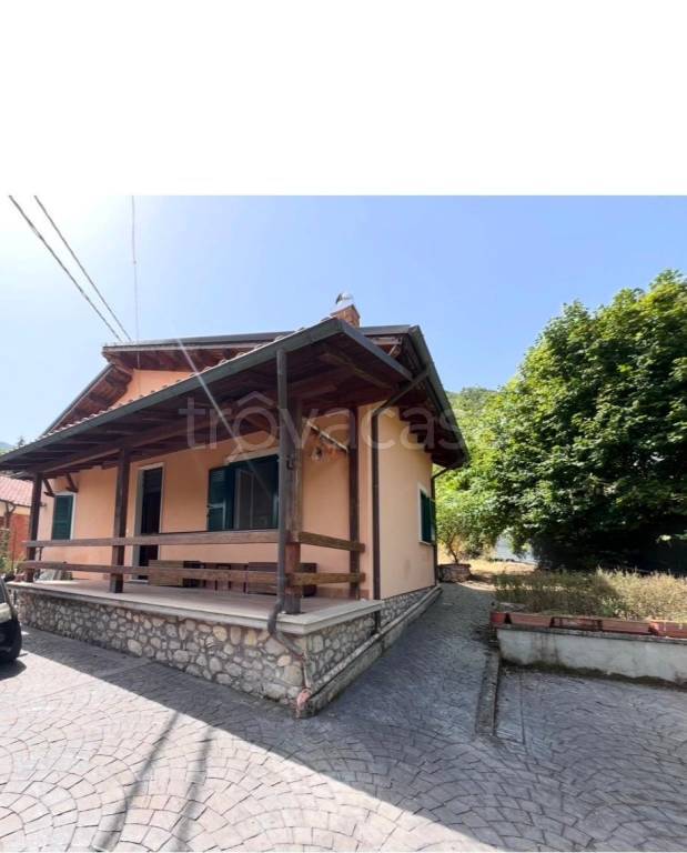 casa indipendente in vendita a Rocca di Botte