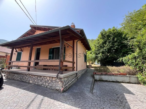 casa indipendente in vendita a Rocca di Botte