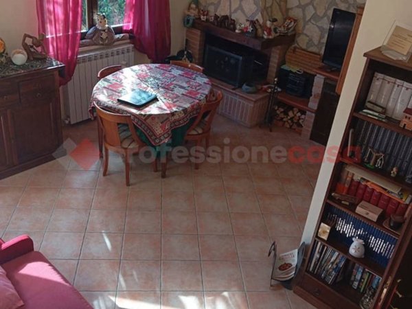 casa indipendente in vendita a Rocca di Botte