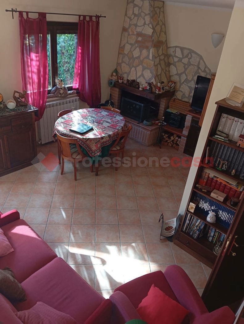 casa indipendente in vendita a Rocca di Botte