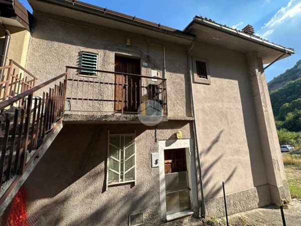 appartamento in vendita a Rocca di Cambio