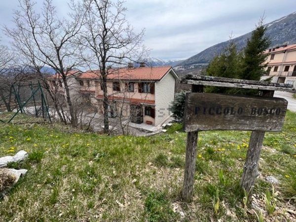 quadrivano in vendita a Rocca di Cambio