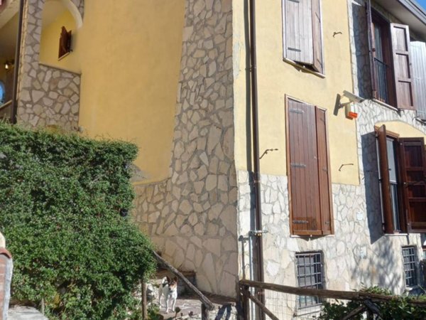 appartamento in vendita a Rocca di Cambio