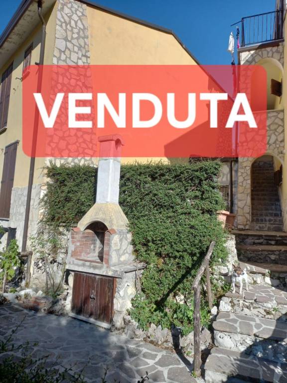appartamento in vendita a Rocca di Cambio