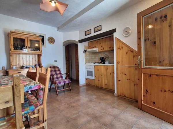 casa indipendente in vendita a Rocca di Cambio