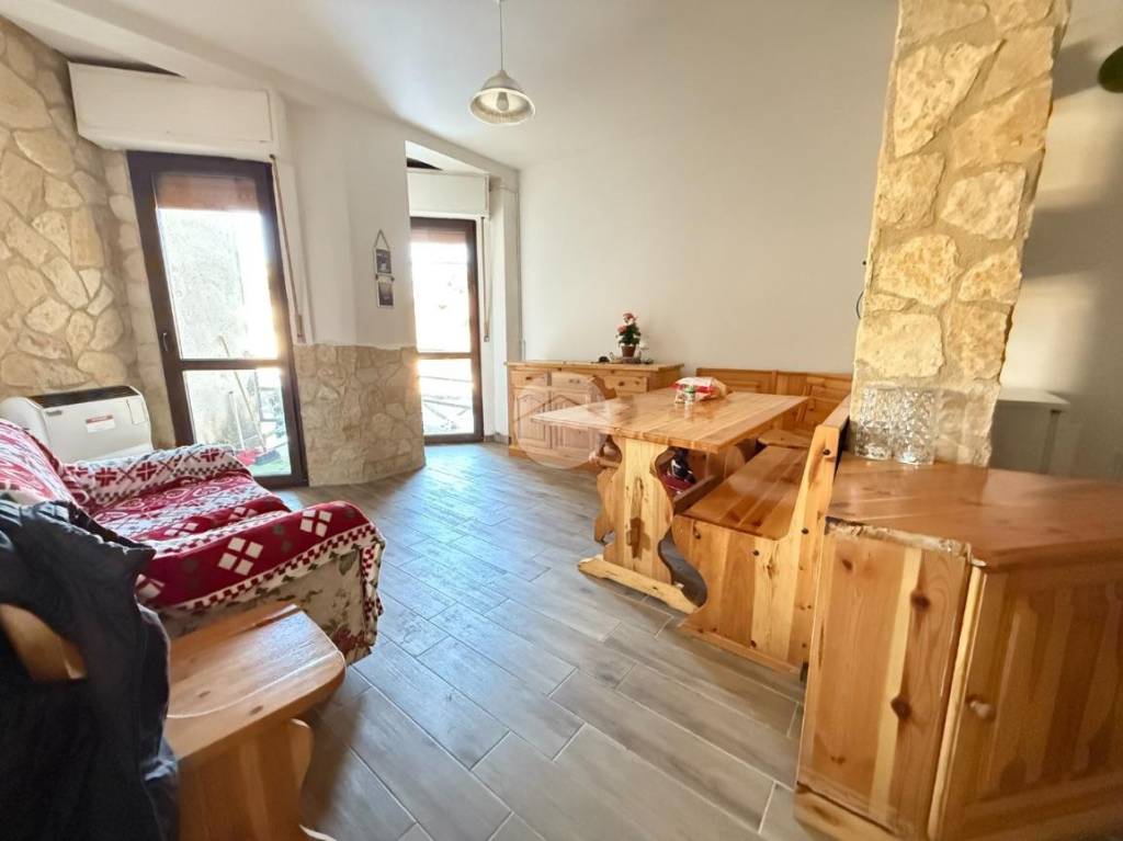 appartamento in vendita a Rocca di Cambio