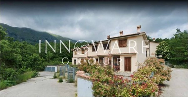 casa indipendente in vendita a Rocca di Cambio