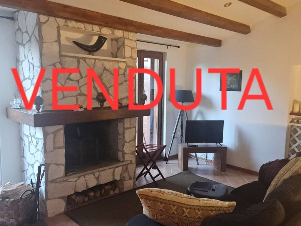 appartamento in vendita a Rocca di Cambio