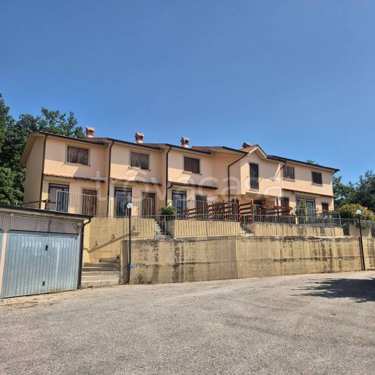 casa indipendente in vendita a Rocca di Cambio