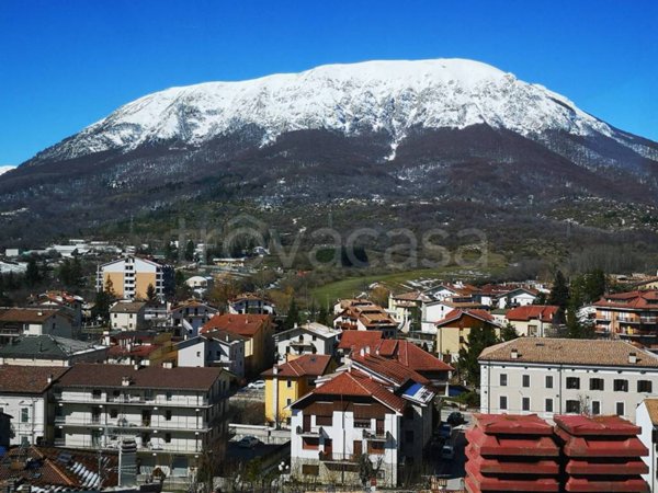 casa indipendente in vendita a Rocca di Mezzo