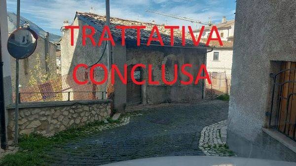 casa indipendente in vendita a Rocca di Mezzo