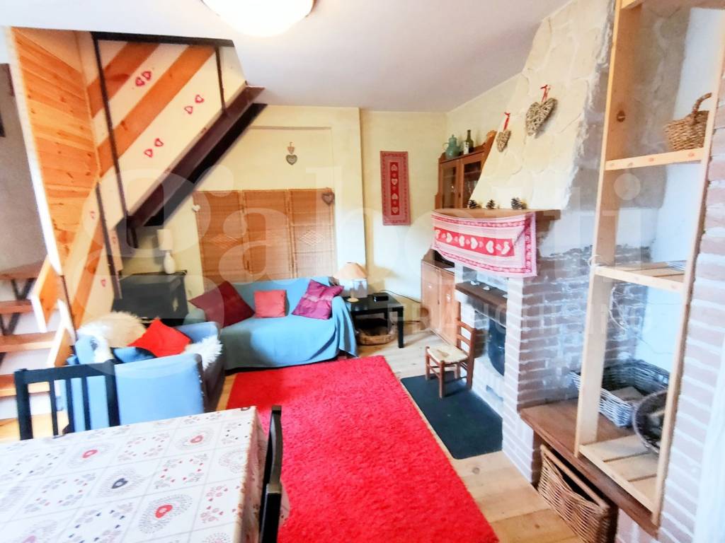appartamento in vendita a Rocca di Mezzo in zona Rovere