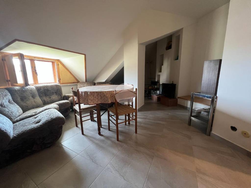 appartamento in vendita a Rocca di Mezzo in zona Rovere