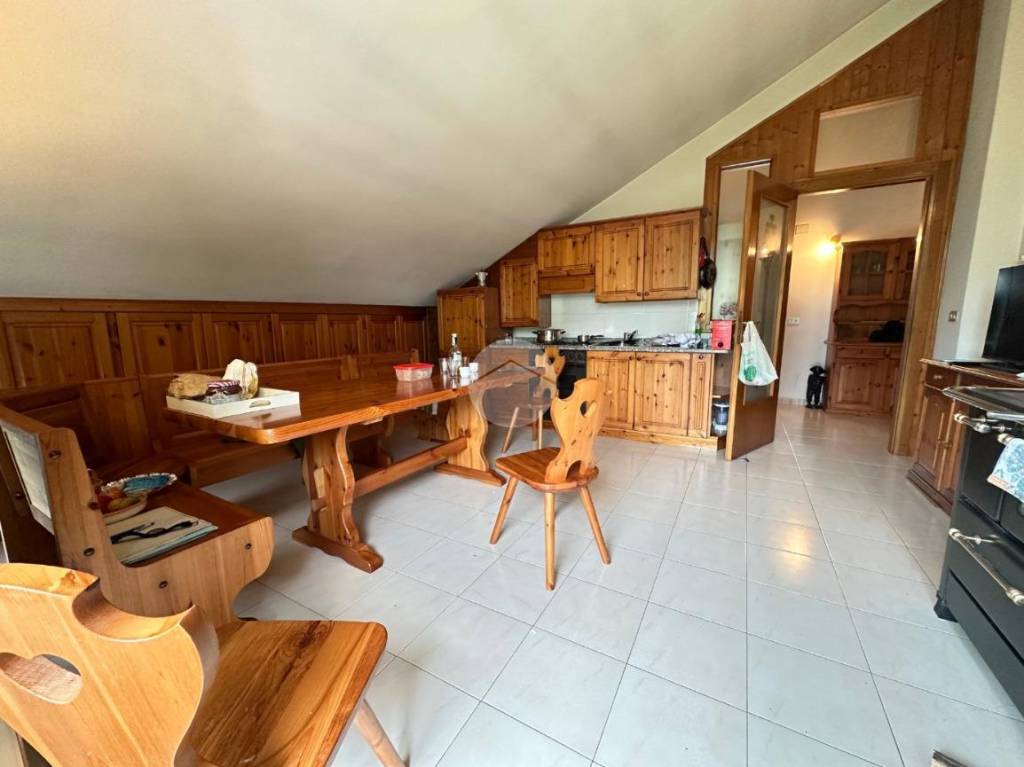 appartamento in vendita a Rocca di Mezzo in zona Rovere