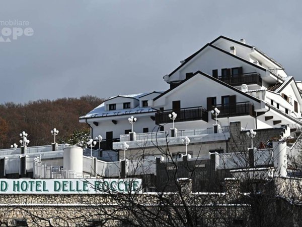 intera palazzina in vendita a Rocca di Mezzo