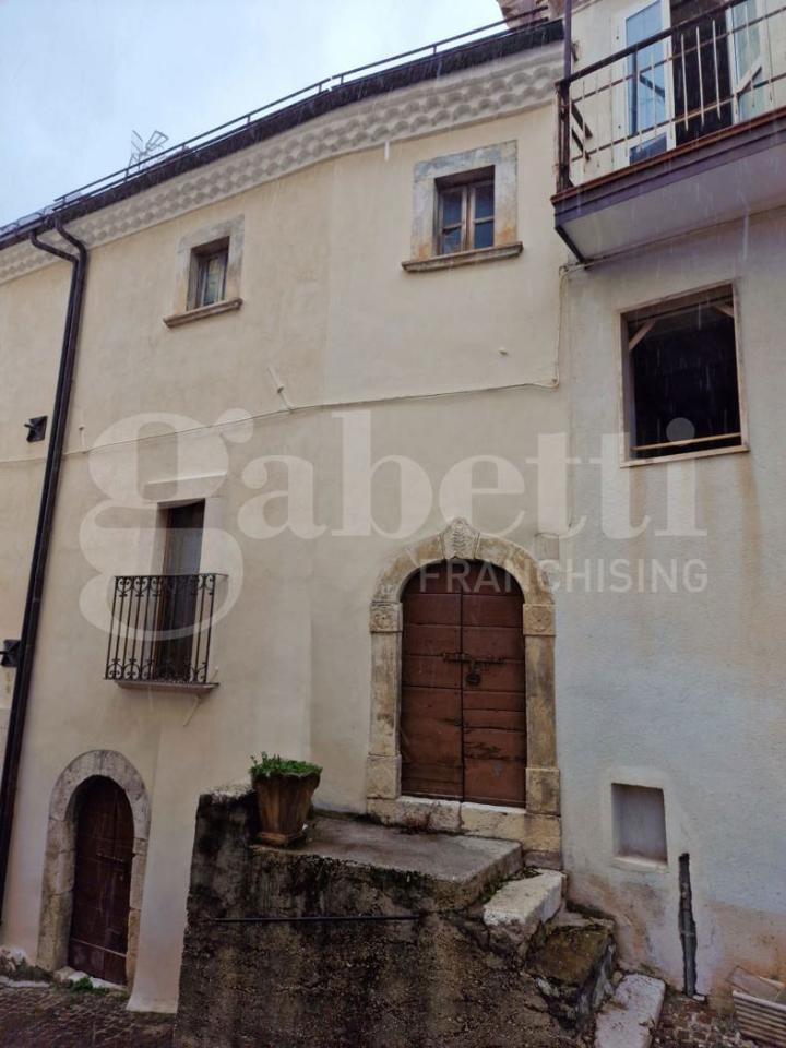 casa indipendente in vendita a Rocca di Mezzo