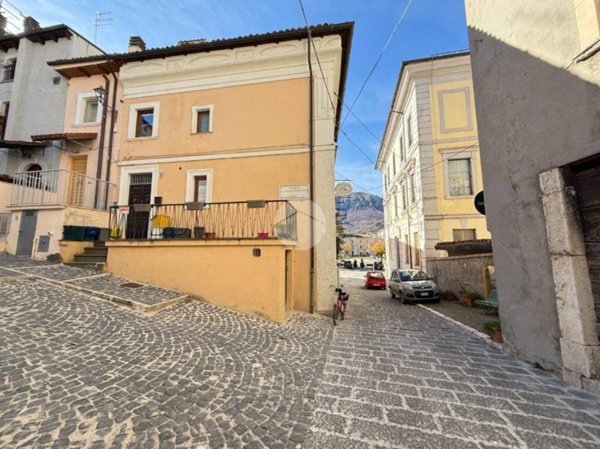 appartamento in vendita a Rocca di Mezzo