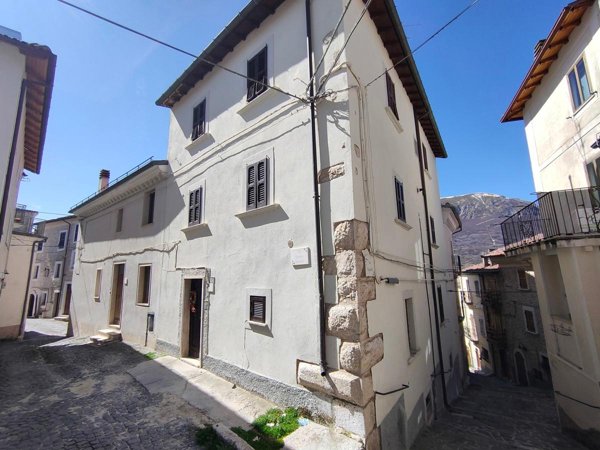 appartamento in vendita a Rocca di Mezzo
